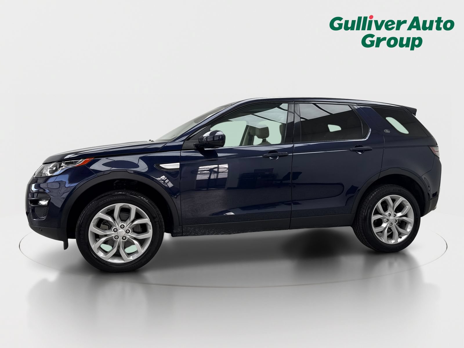 Used 2019 Land Rover Discovery Sport AWD/4WD image 2