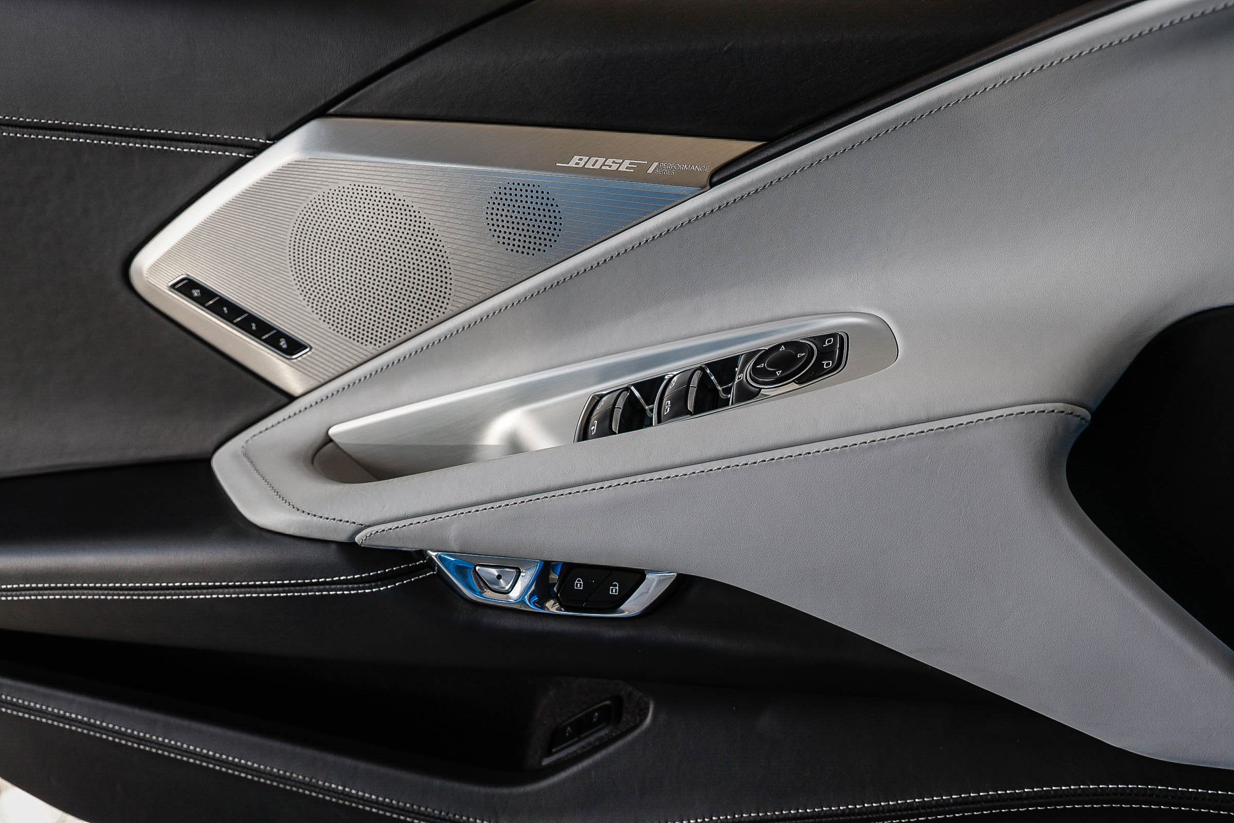 Used 2020 Chevrolet Corvette Stingray Premium Conv w/ 3LT Preferred Equipment Group RWD image 9