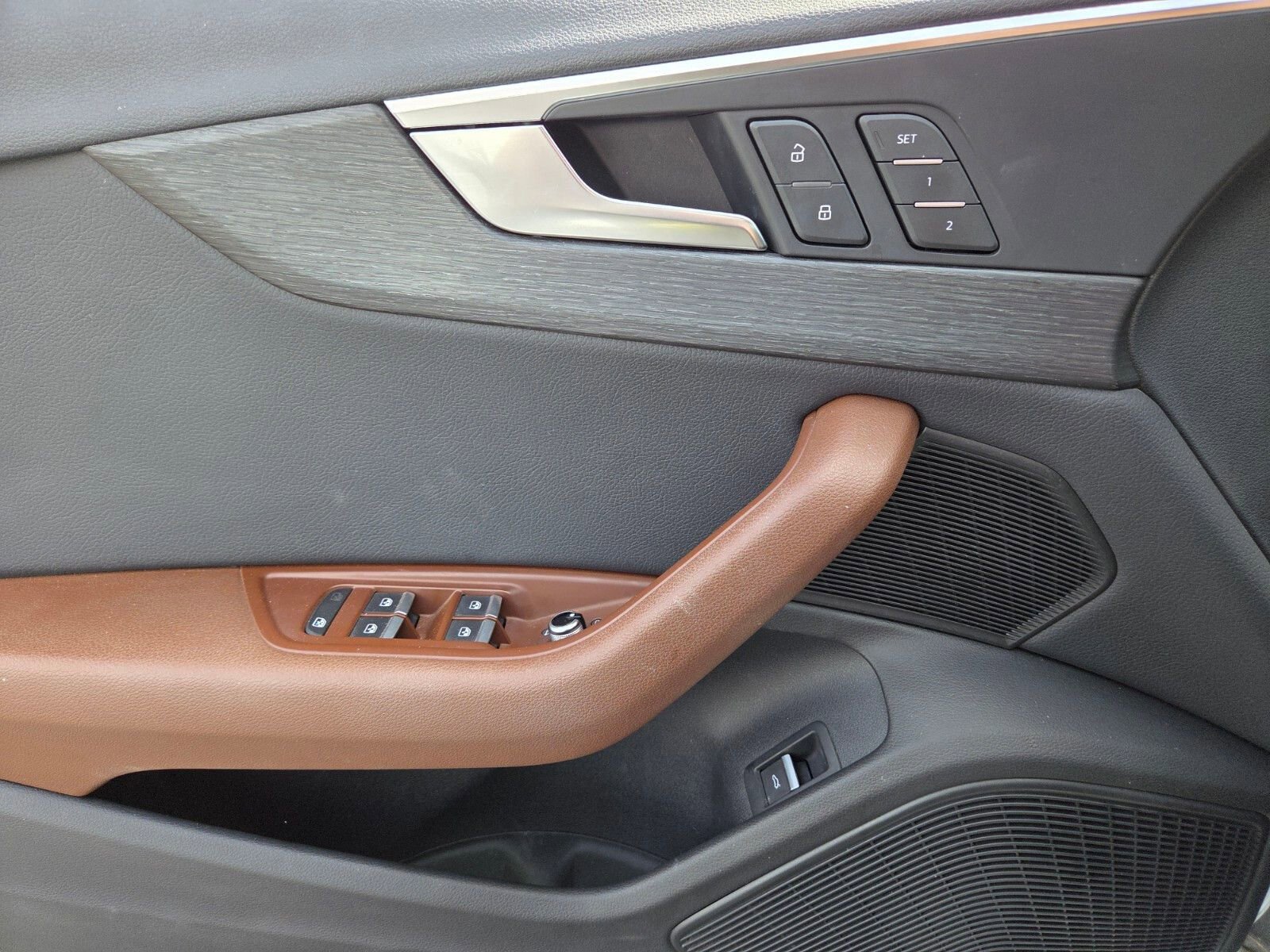 Used 2018 Audi A4 2.0T Premium Plus w/ Premium Plus Package AWD/4WD image 9