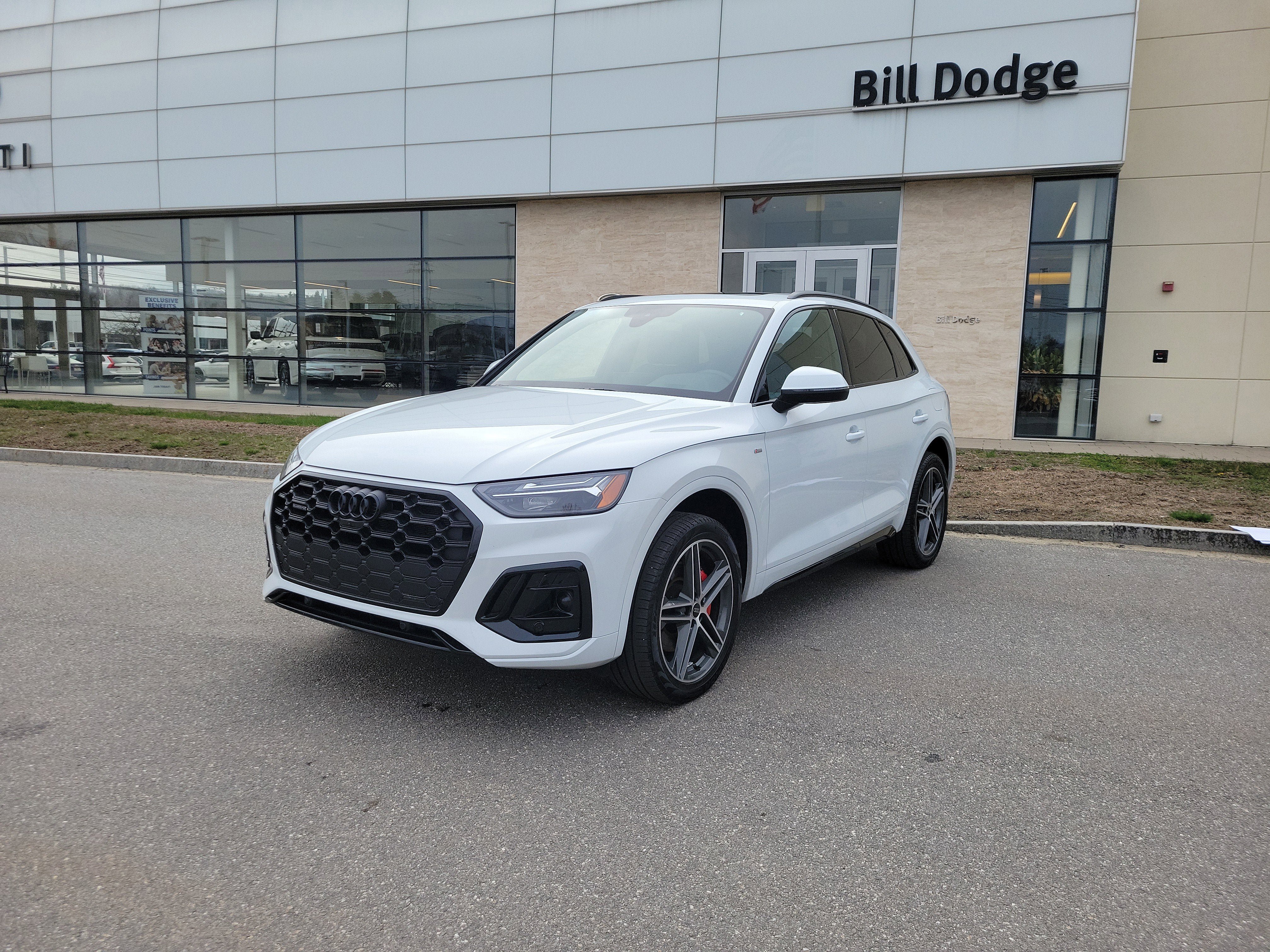 Used 2024 Audi Q5 e Premium Plus w/ Premium Plus Package