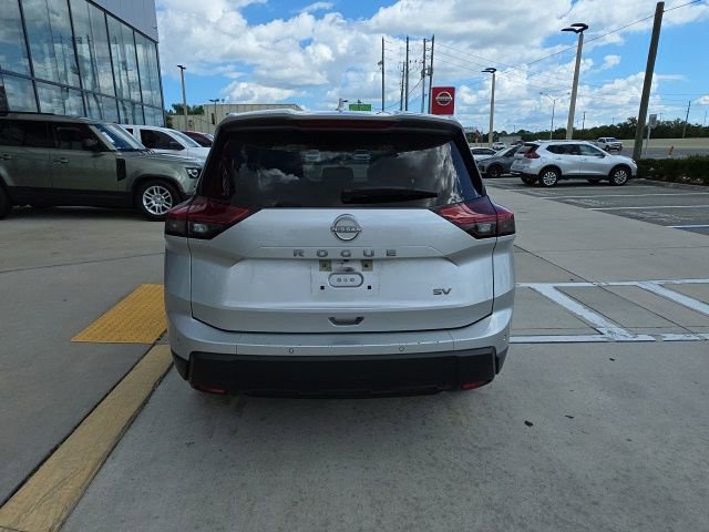 Used 2024 Nissan Rogue SV FWD image 5