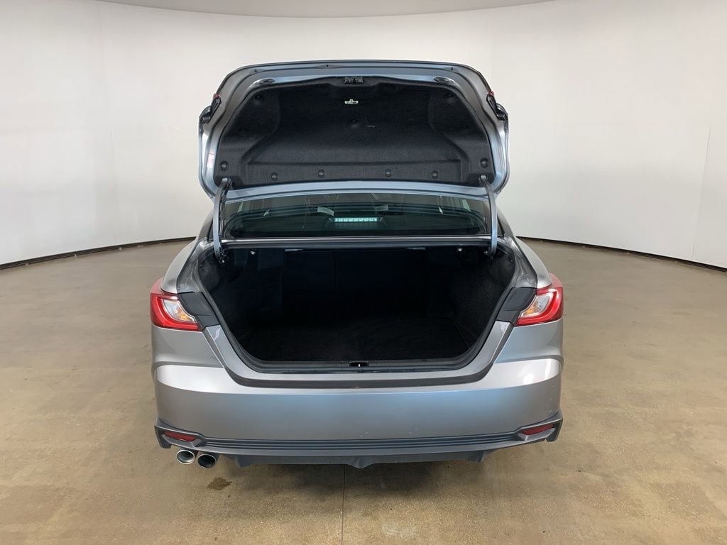 Used 2025 Toyota Camry SE image 12