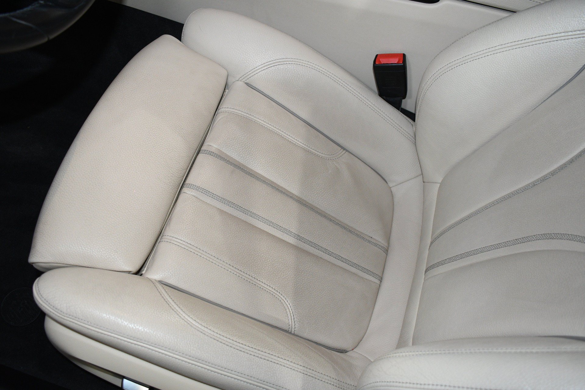 Used 2020 BMW 530i w/ Premium Package RWD image 11