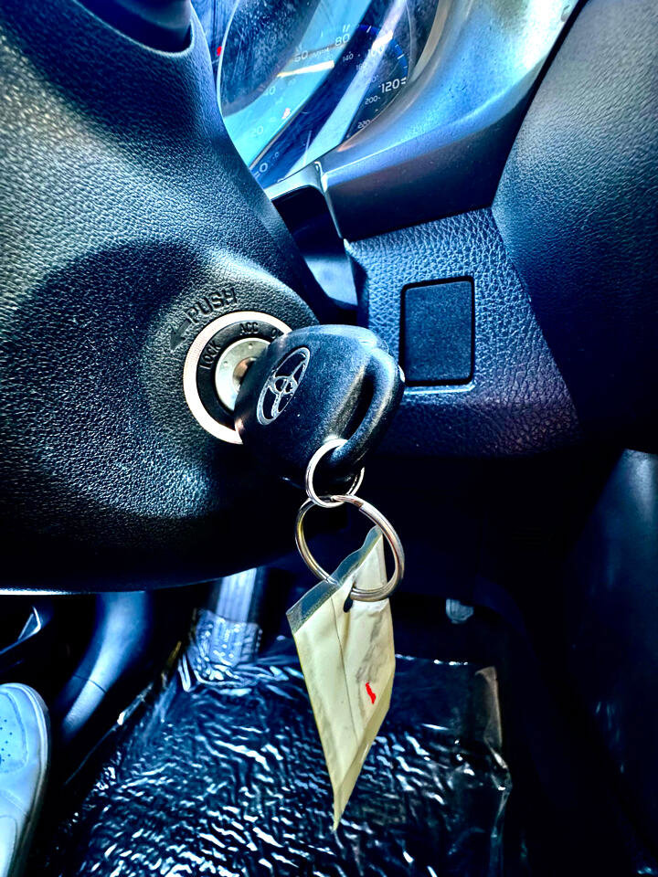 Used 2018 Toyota RAV4 LE w/ Carpet Mat Package image 18