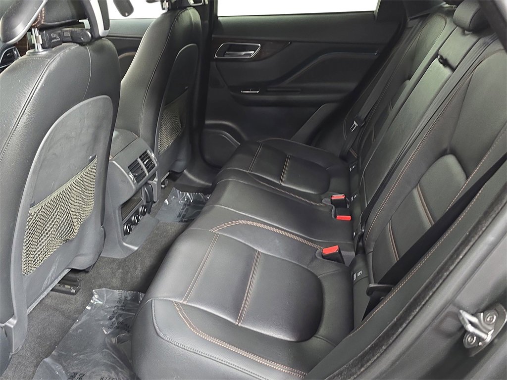 Used 2019 Jaguar F-PACE Prestige image 24