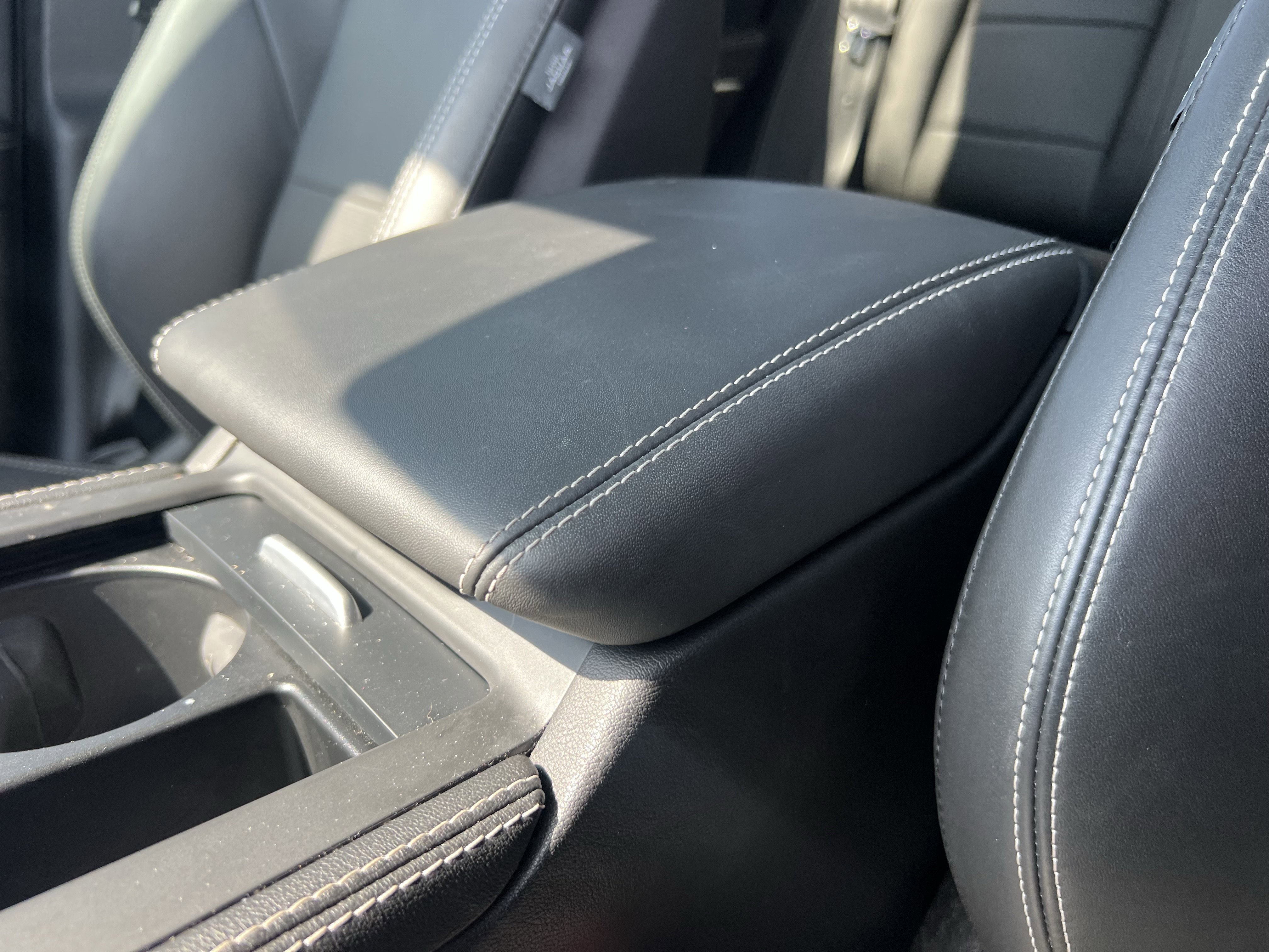 Certified 2025 Jaguar F-PACE R-Dynamic S image 27