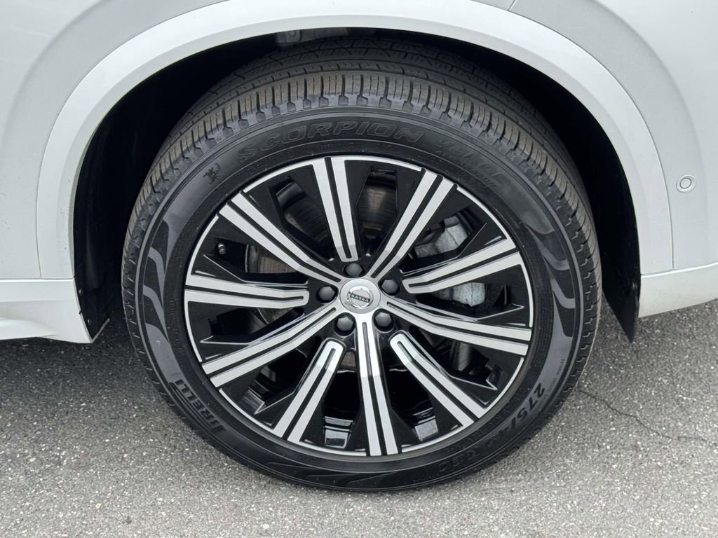 Certified 2023 Volvo XC90 B6 Plus w/ Protection Package AWD/4WD image 7