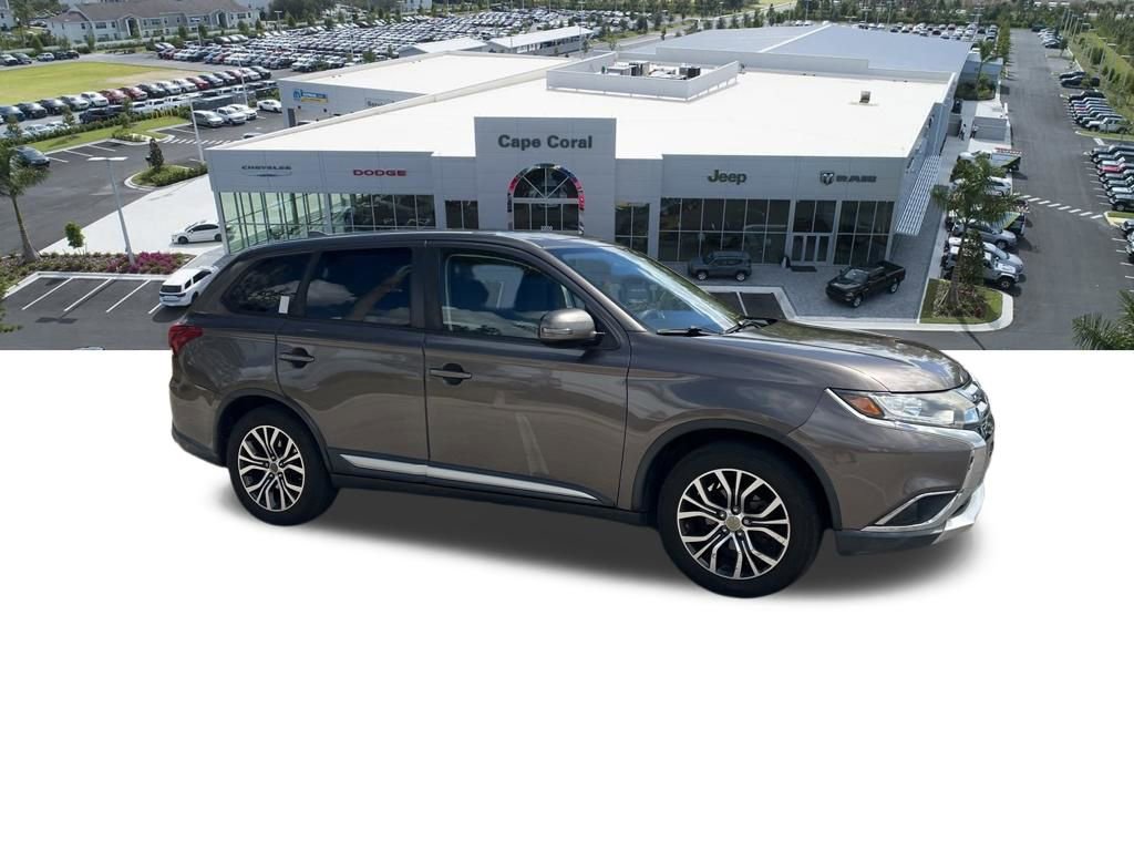 Used 2017 Mitsubishi Outlander SE image 11