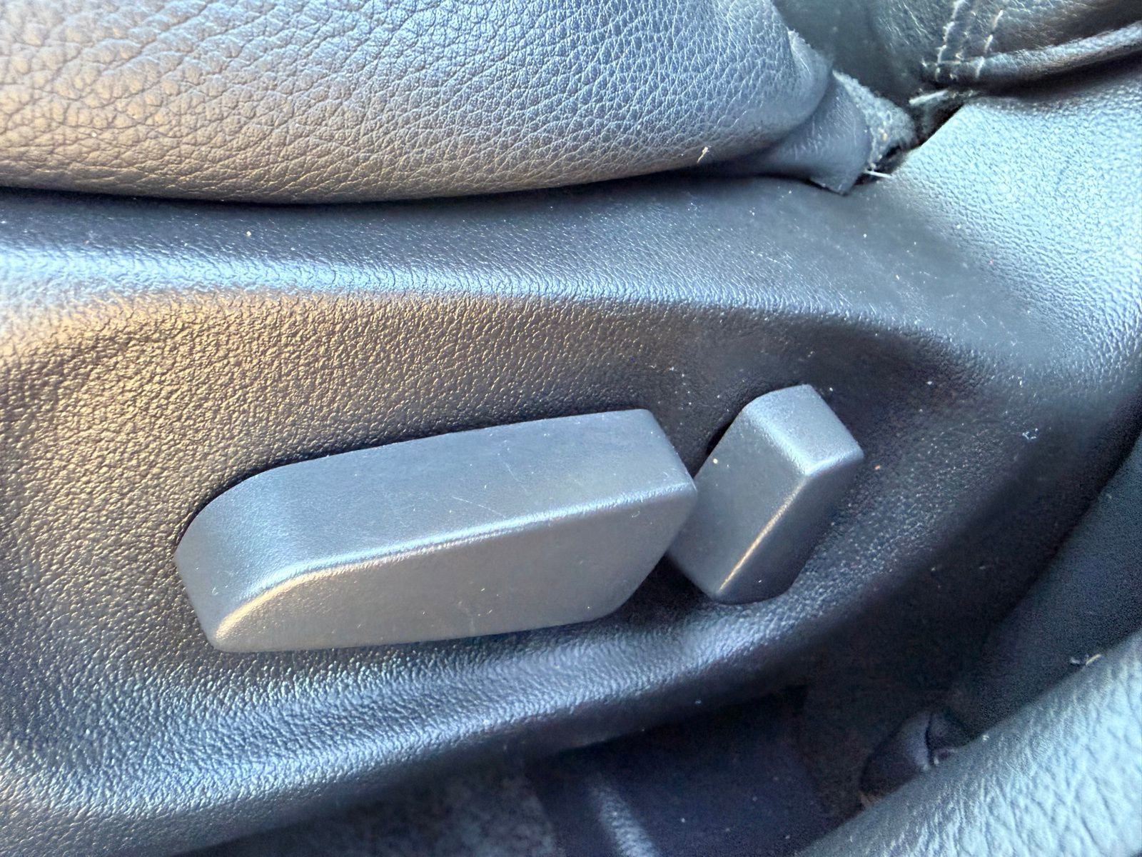 Used 2012 MAZDA MAZDA3 i Grand Touring image 14