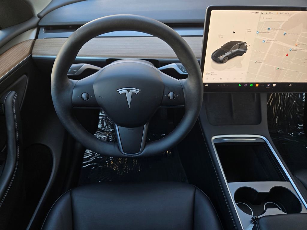 Used 2025 Tesla Model Y Long Range image 13