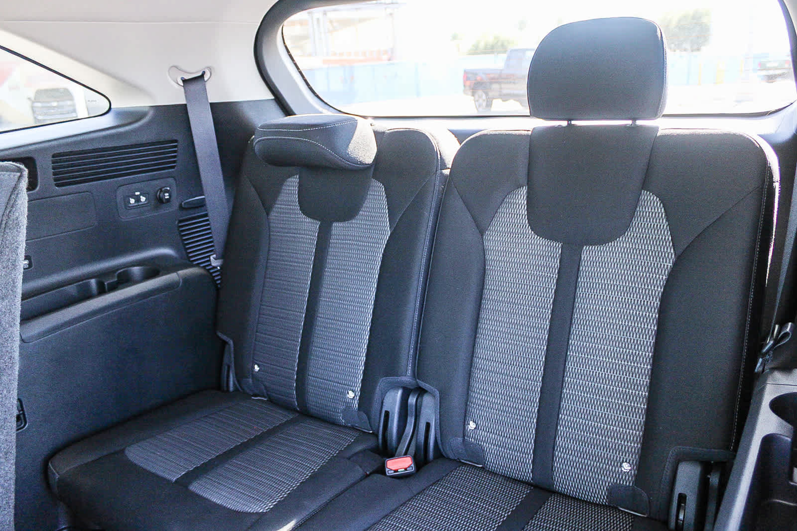 Used 2026 Kia Sorento LX FWD image 19