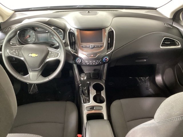 Used 2018 Chevrolet Cruze LT w/ Convenience Package image 12