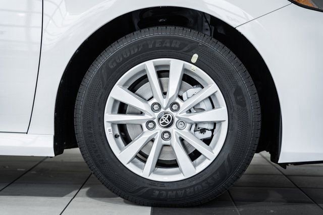 Used 2026 Toyota Camry LE image 14