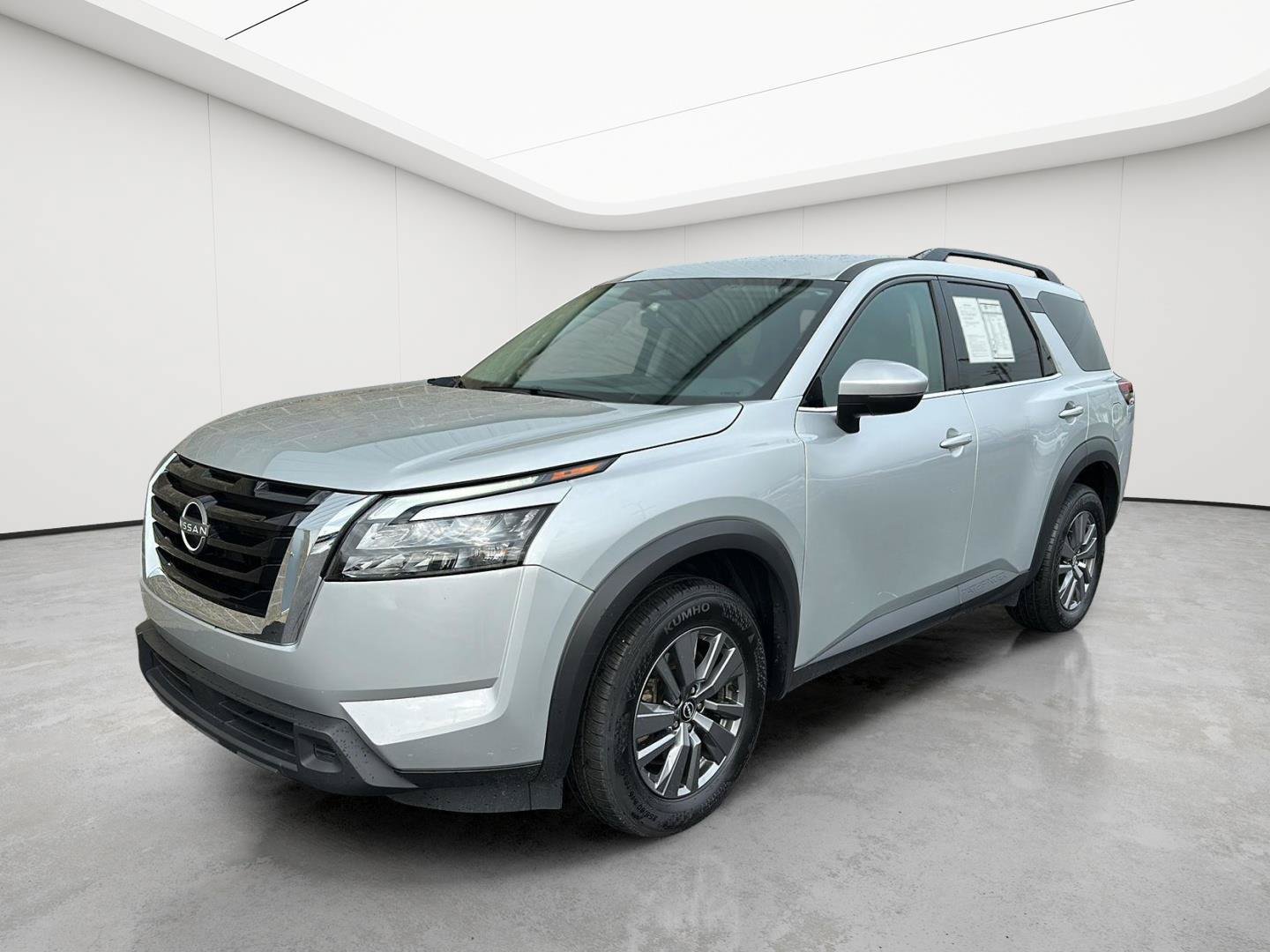 Used 2025 Nissan Pathfinder SV AWD/4WD image 37