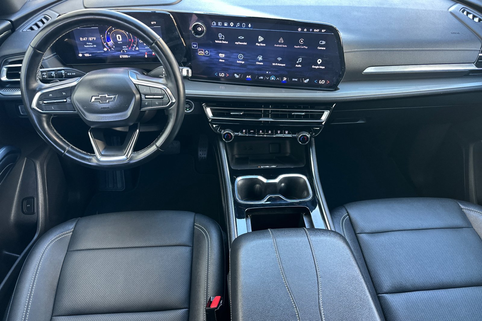 Used 2024 Chevrolet Traverse LT w/ Midnight/Sport Edition FWD image 13