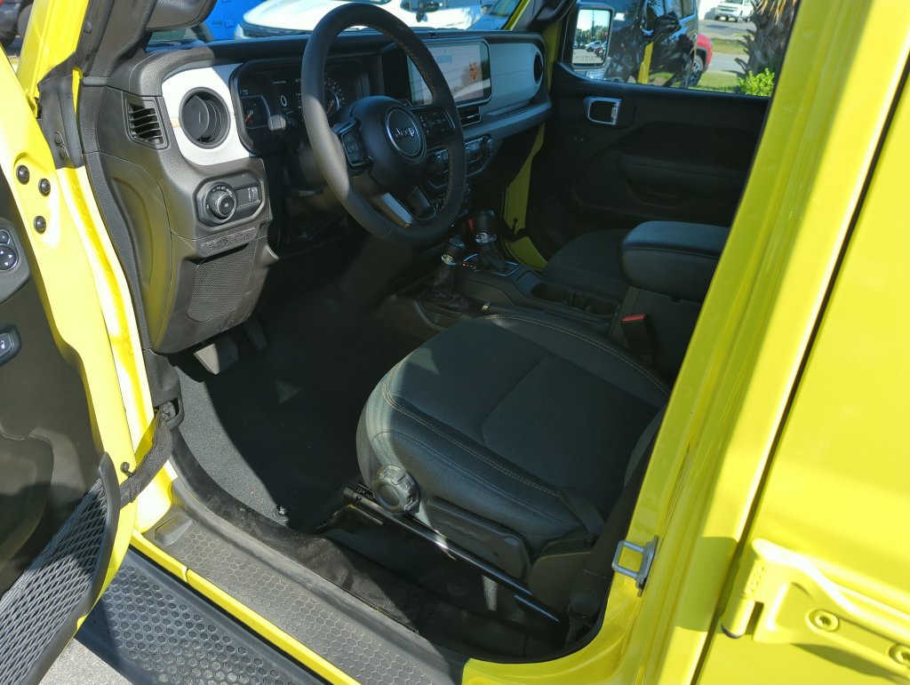 Used 2024 Jeep Wrangler Unlimited Sport AWD/4WD image 10