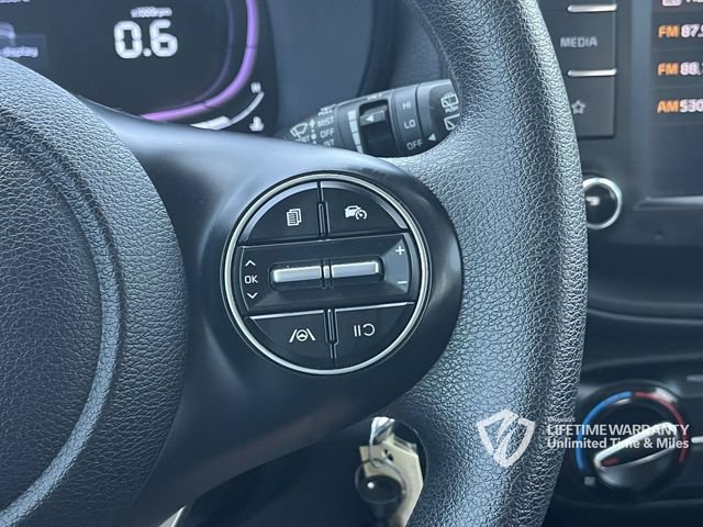 Used 2025 Kia Soul LX w/ LX Technology Package FWD image 31