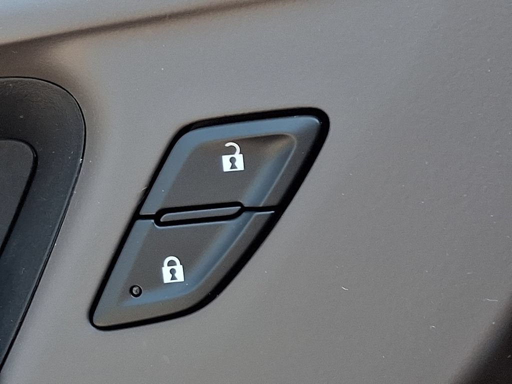 Used 2023 Chevrolet Malibu LS FWD image 25