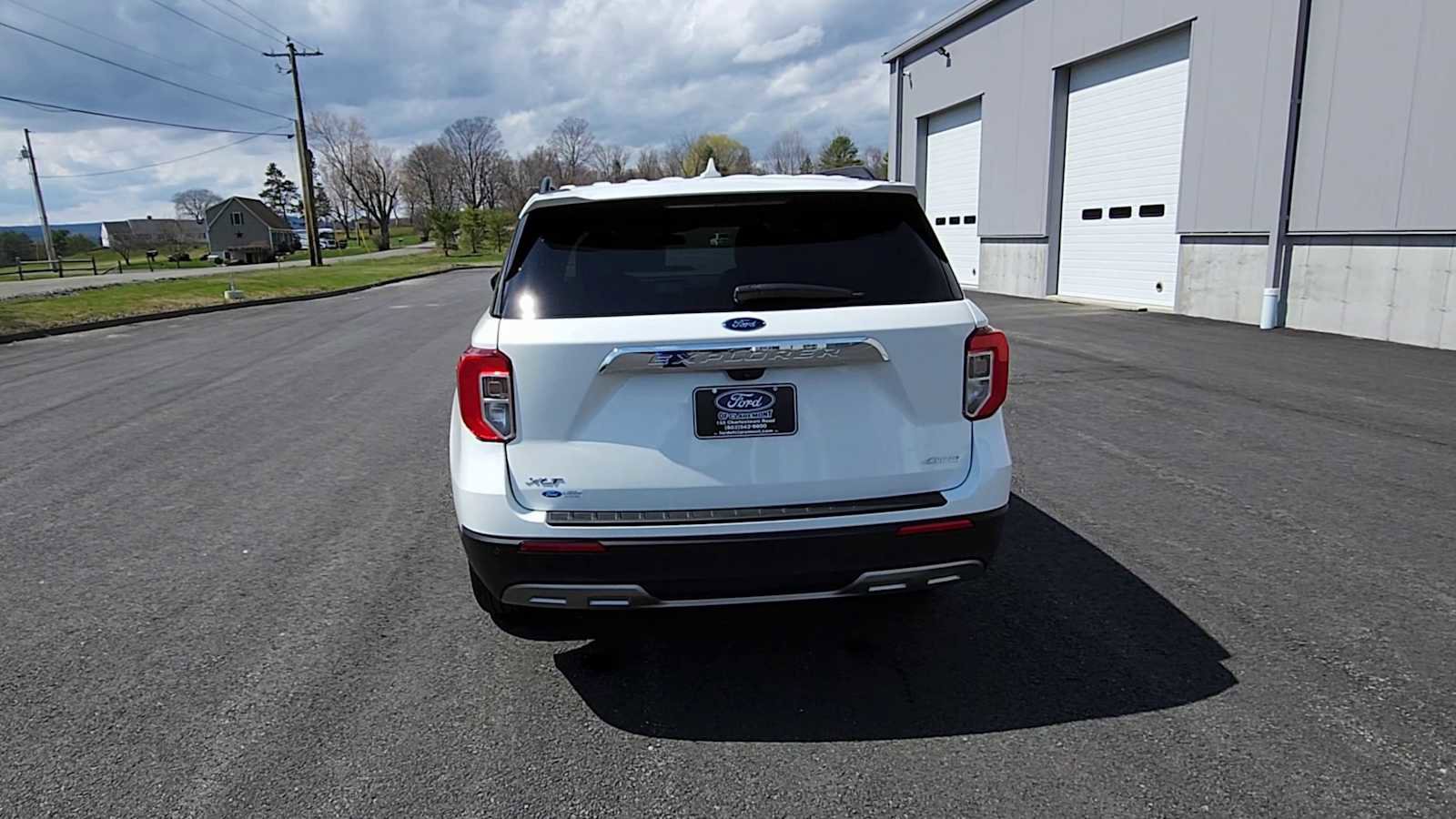 Used 2022 Ford Explorer XLT w/ Equipment Group 202A AWD/4WD image 7