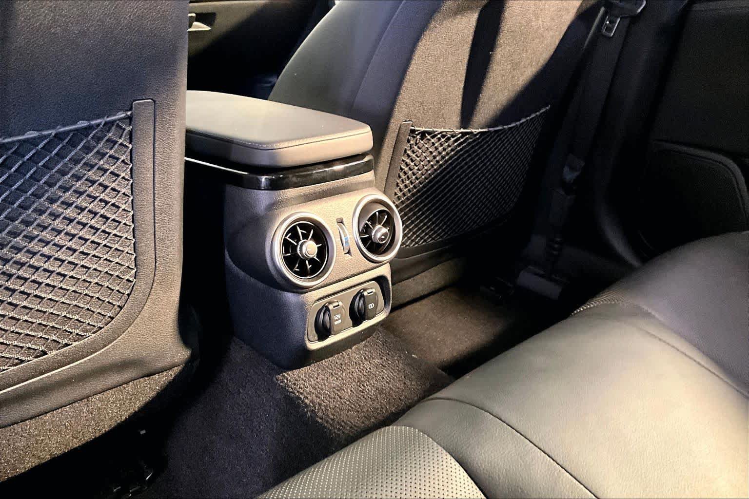 Used 2019 Kia Stinger RWD image 34