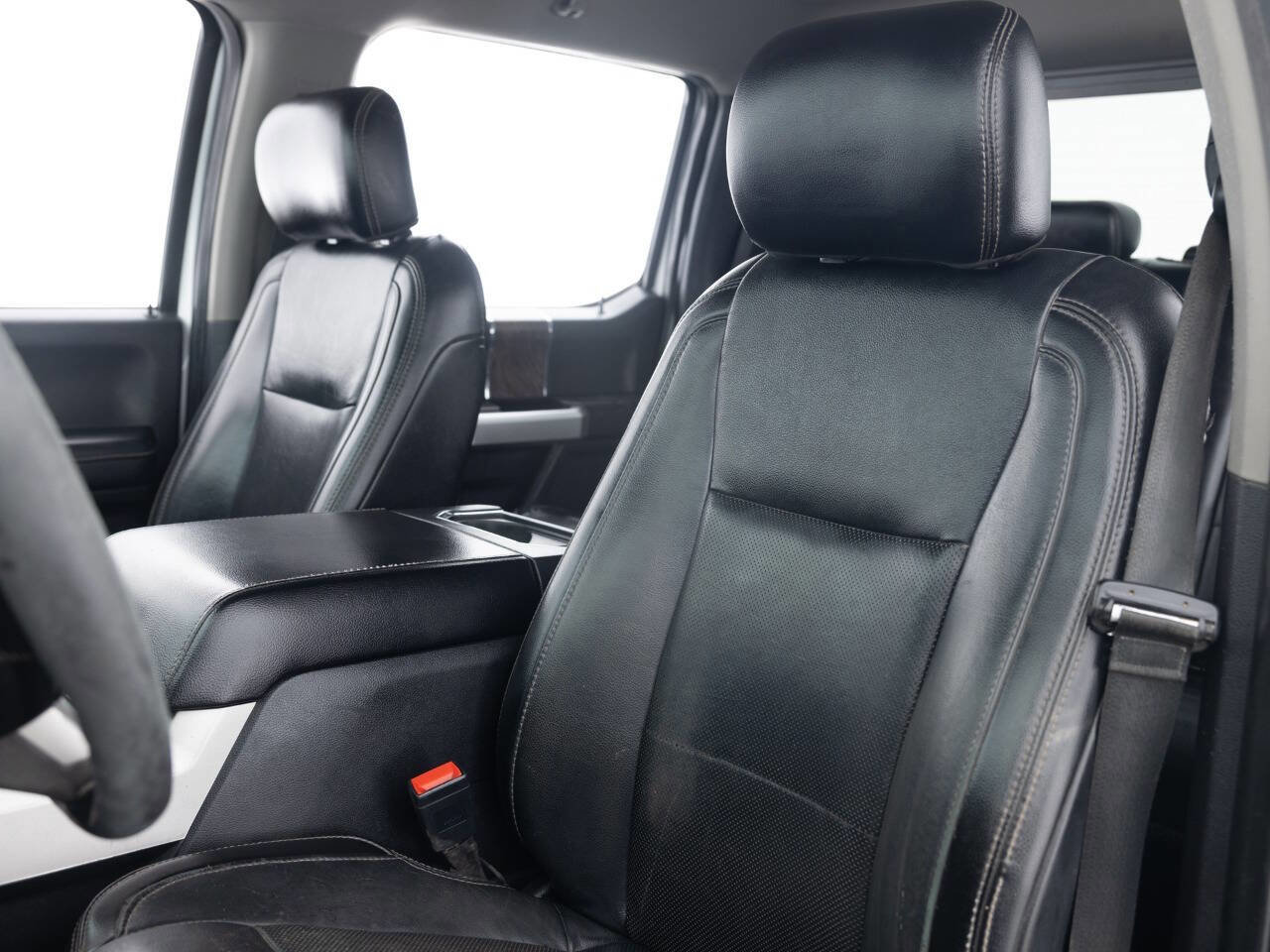 Used 2019 Ford F250 Lariat w/ Lariat Ultimate Package AWD/4WD image 29