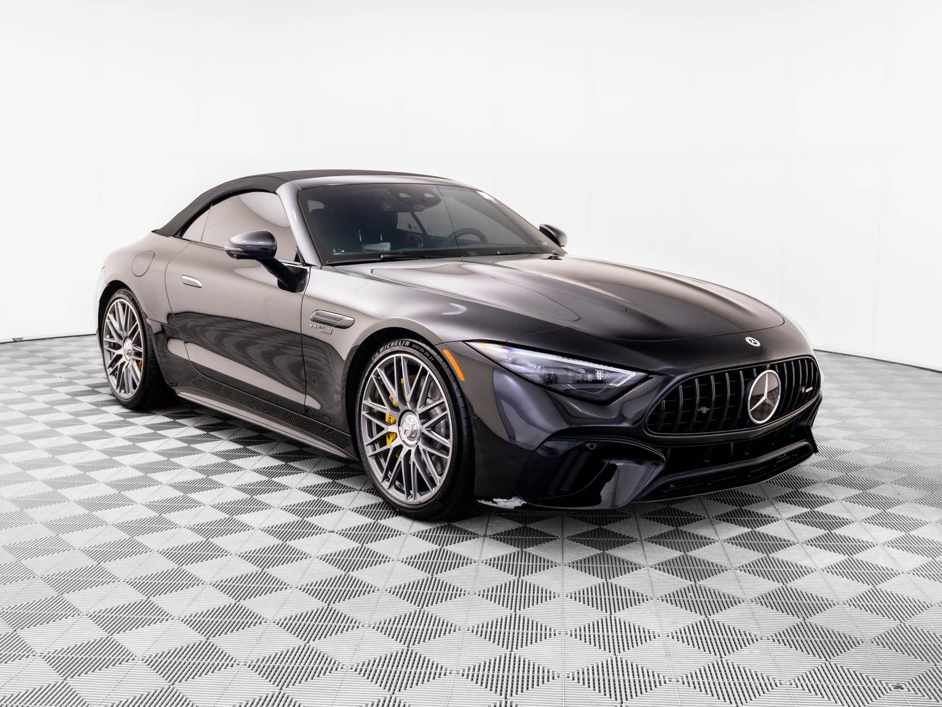Used 2022 Mercedes-Benz SL 63 AMG 4MATIC w/ Driver Assistance Package image 6