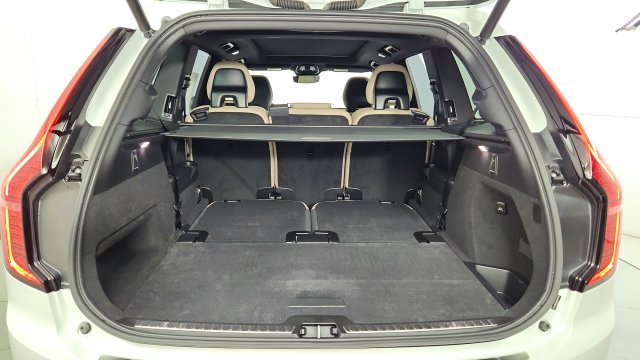 New 2026 Volvo XC90 T8 Plus w/ Protection Package Premier AWD/4WD image 45