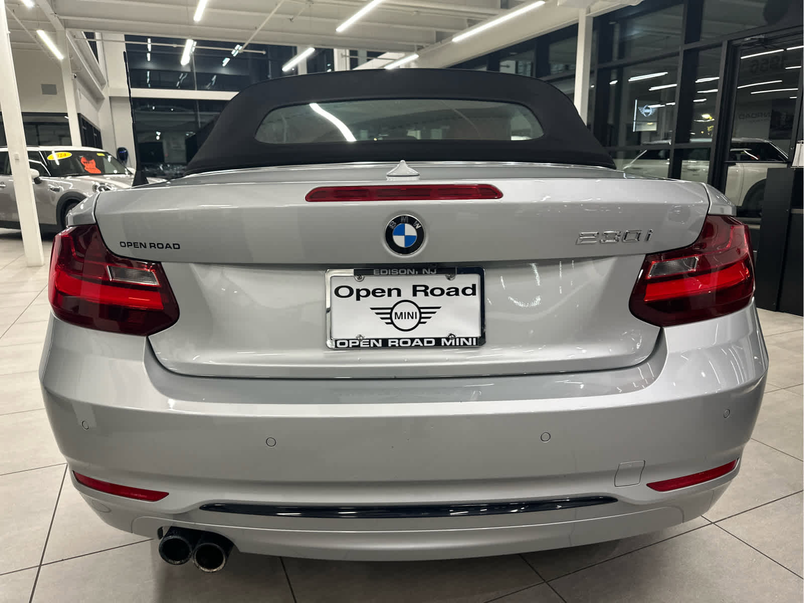 Used 2017 BMW 230i Convertible image 6