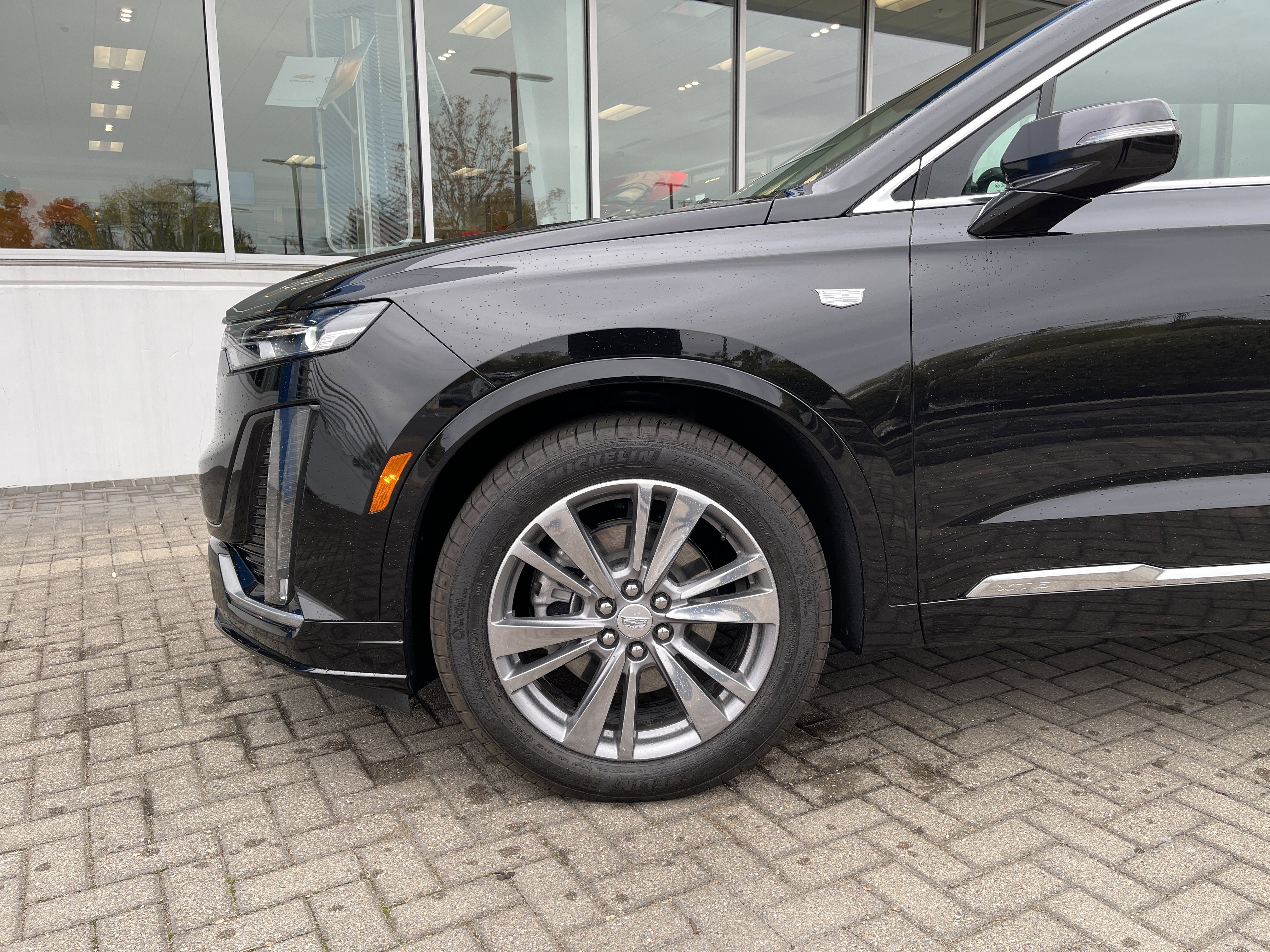 Used 2025 Cadillac XT6 Premium Luxury image 10