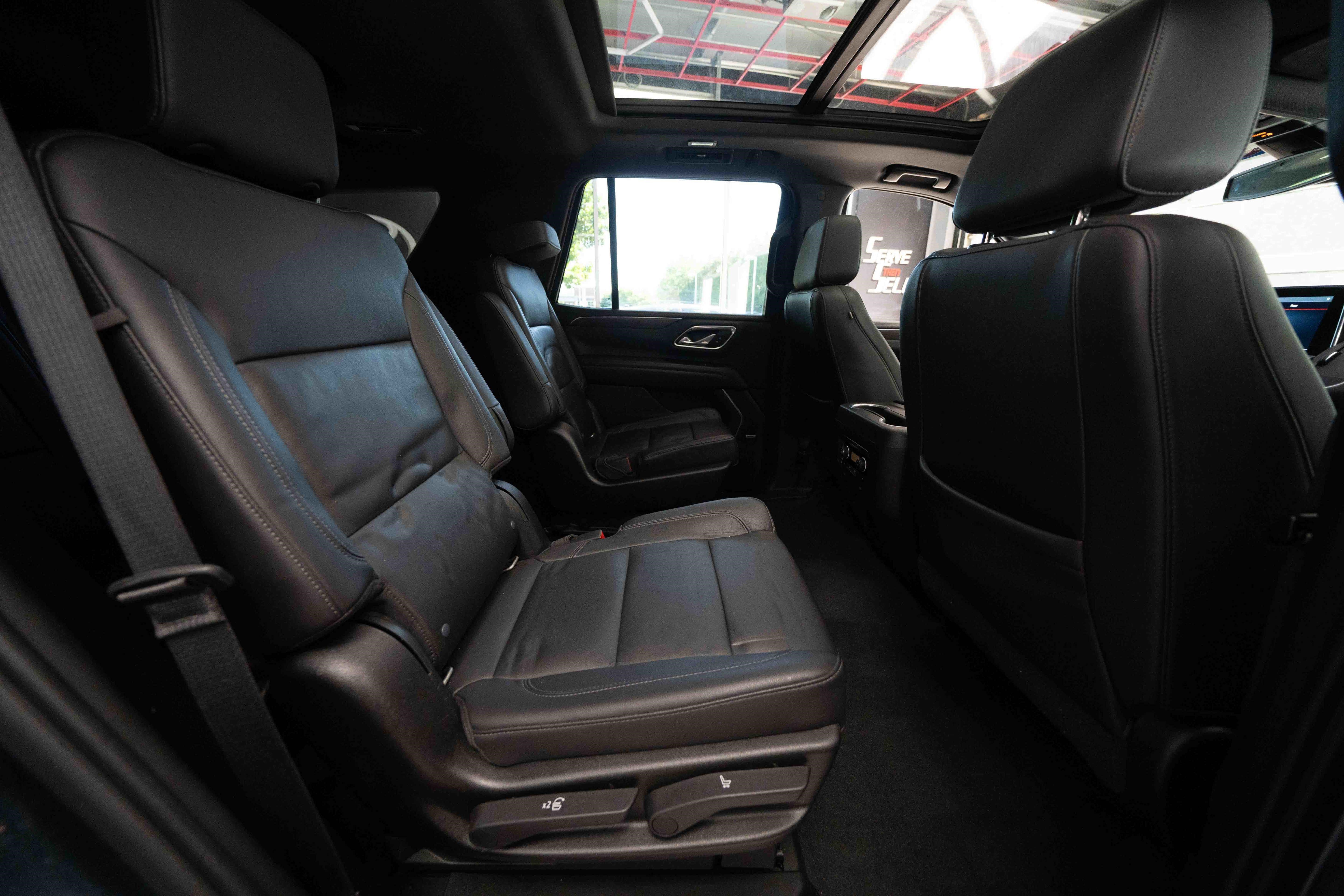 Used 2021 Chevrolet Tahoe Z71 w/ Z71 Signature Package AWD/4WD image 24