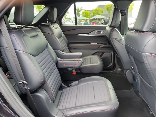 Used 2026 Ford Explorer ST-Line w/ ST-Line Street Pack RWD image 19