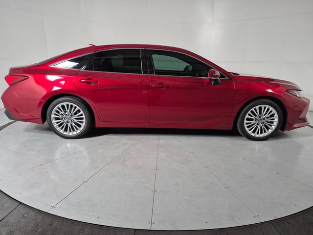 Certified 2022 Toyota Avalon Limited FWD image 5