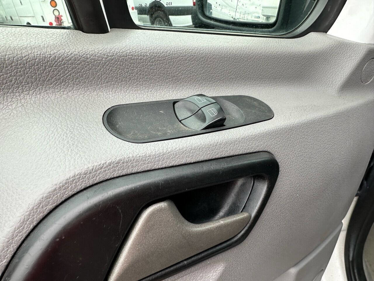 Used 2011 Mercedes-Benz Sprinter 2500 image 10