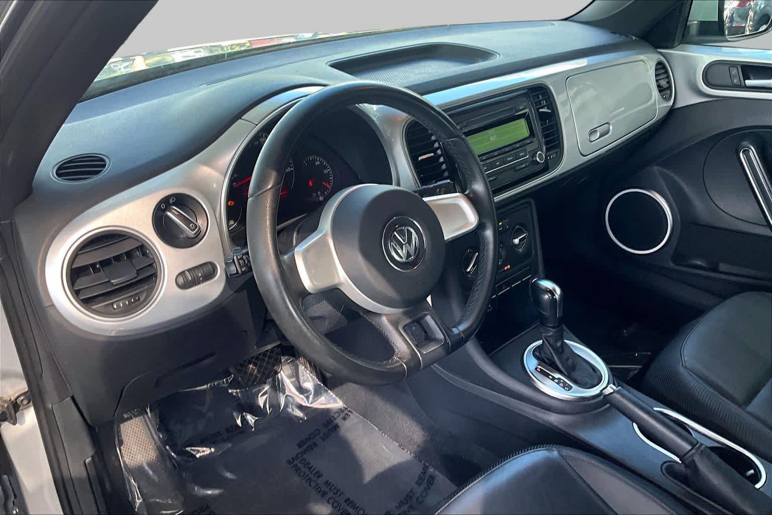 Used 2012 Volkswagen Beetle 2.5 FWD image 16