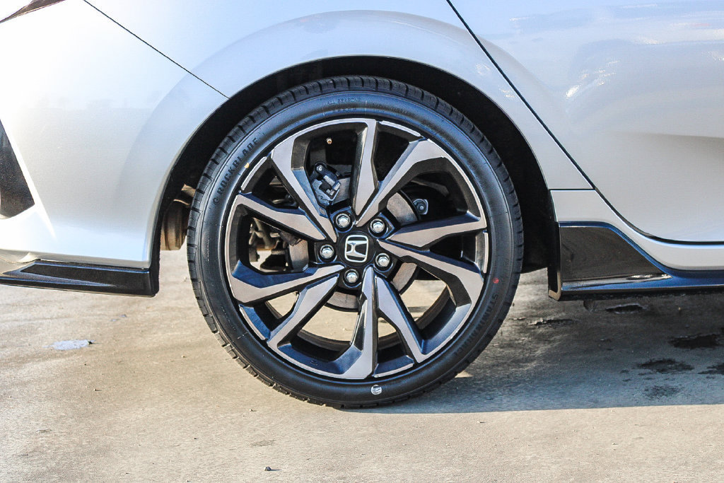 Used 2018 Honda Civic Sport Touring image 12
