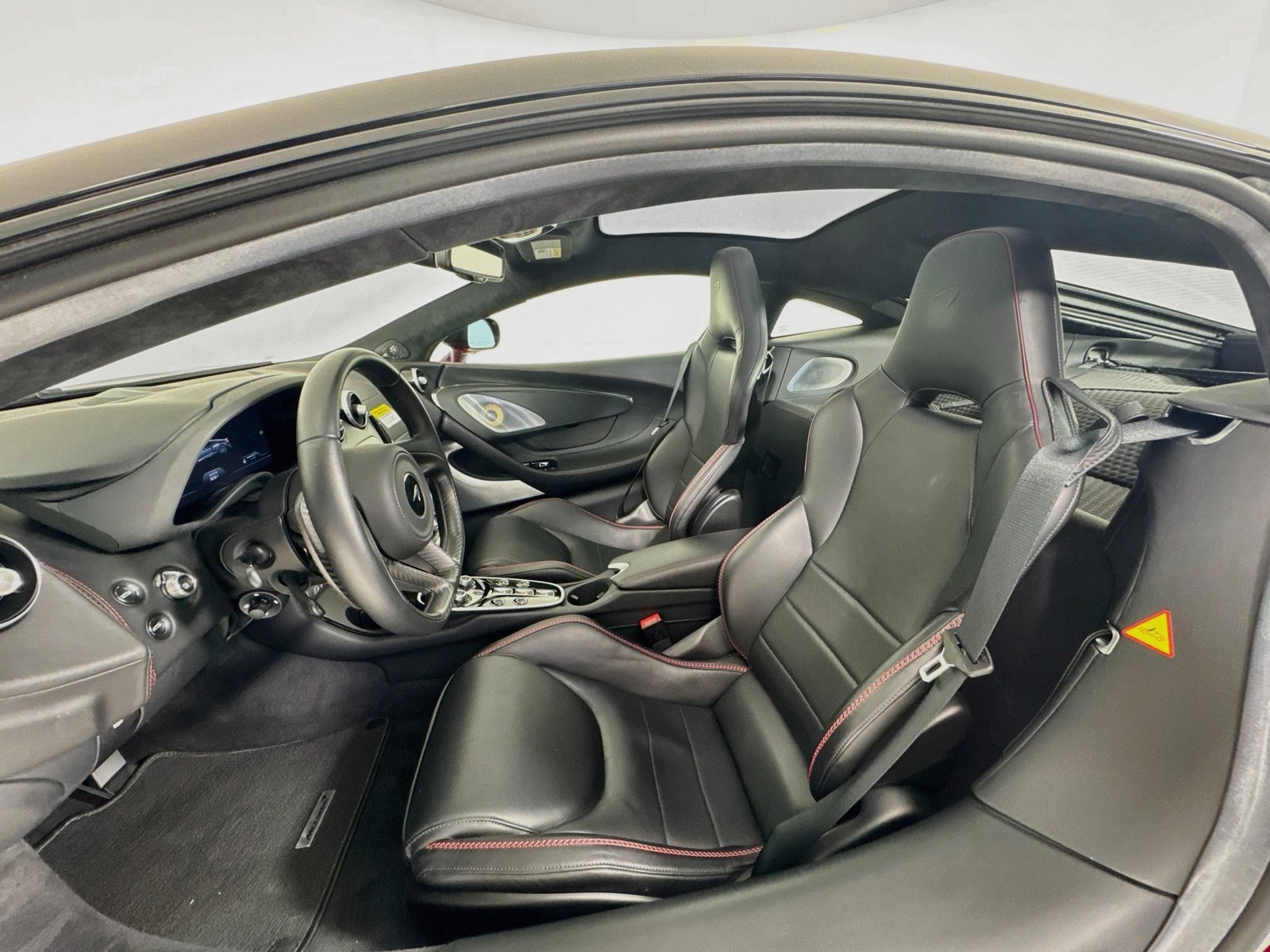 Used 2023 McLaren GT RWD image 20