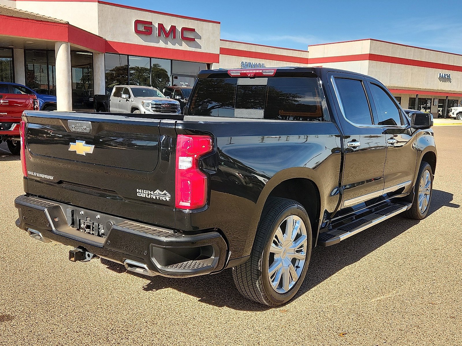 Used 2024 Chevrolet Silverado 1500 High Country w/ High Country Premium Package image 4
