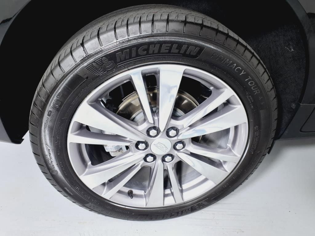 Certified 2025 Cadillac XT5 Premium Luxury image 24