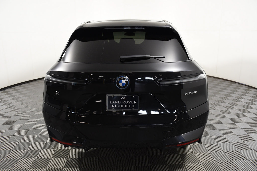 Used 2023 BMW iX xDrive50 w/ Sport Package AWD/4WD image 5