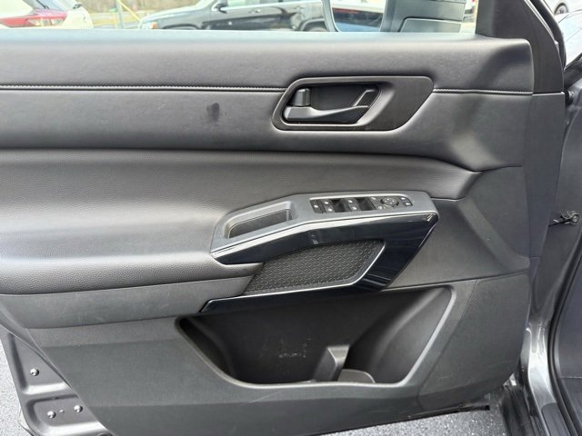 Certified 2024 Nissan Pathfinder SV image 12