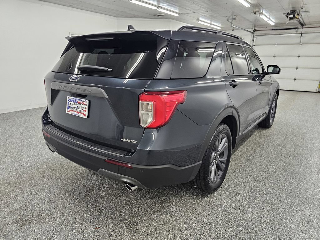 Used 2022 Ford Explorer XLT w/ Equipment Group 202A AWD/4WD image 4