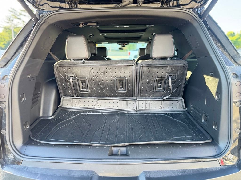 Used 2024 Chevrolet Traverse RS w/ LPO, Floor Liner Package AWD/4WD image 5