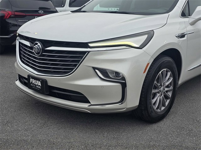 Used 2023 Buick Enclave Premium image 10