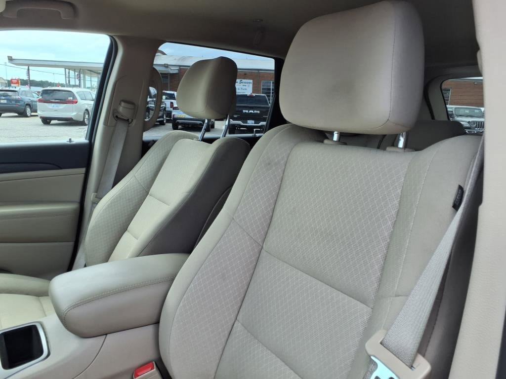 Used 2022 Jeep Grand Cherokee Laredo E AWD/4WD image 19
