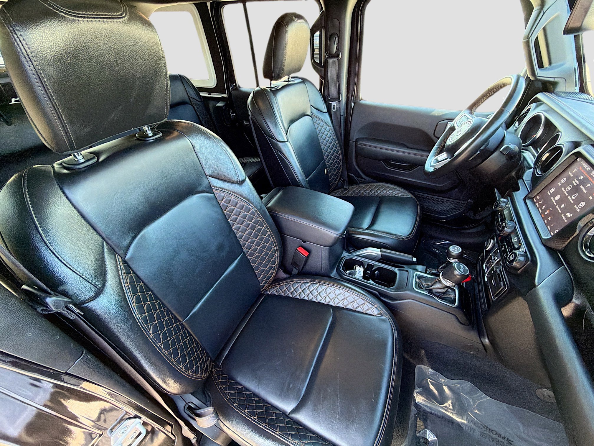 Used 2022 Jeep Wrangler Unlimited Sahara image 13