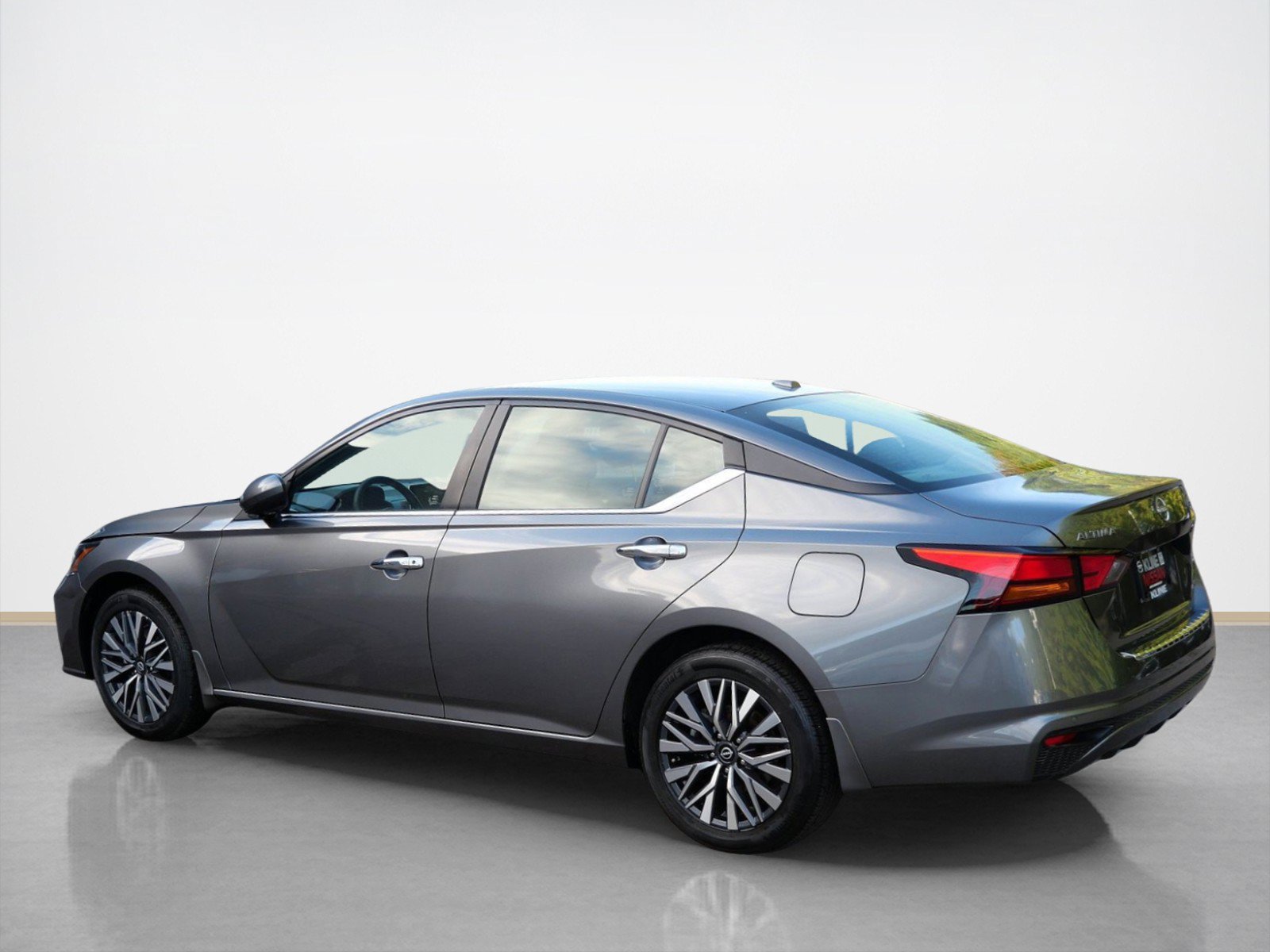 Certified 2023 Nissan Altima 2.5 SV AWD/4WD image 3