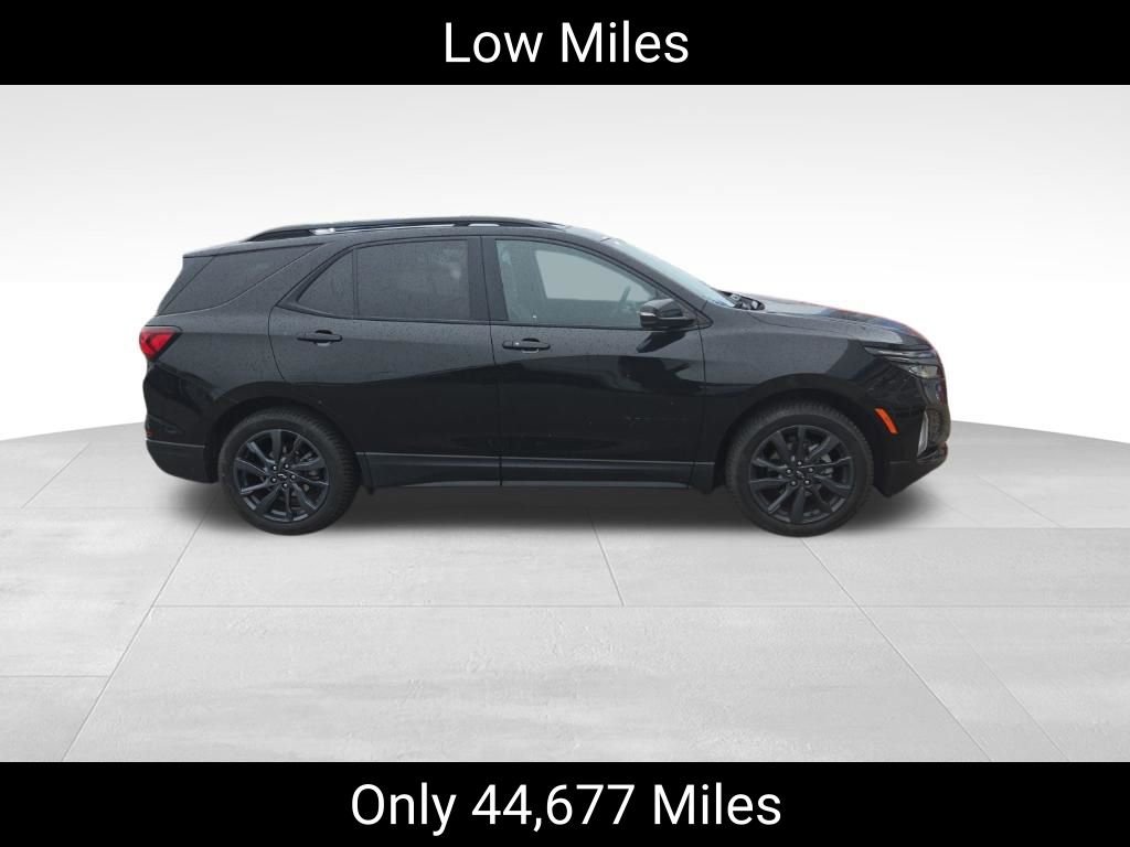 Used 2022 Chevrolet Equinox RS w/ RS Leather Package AWD/4WD image 2