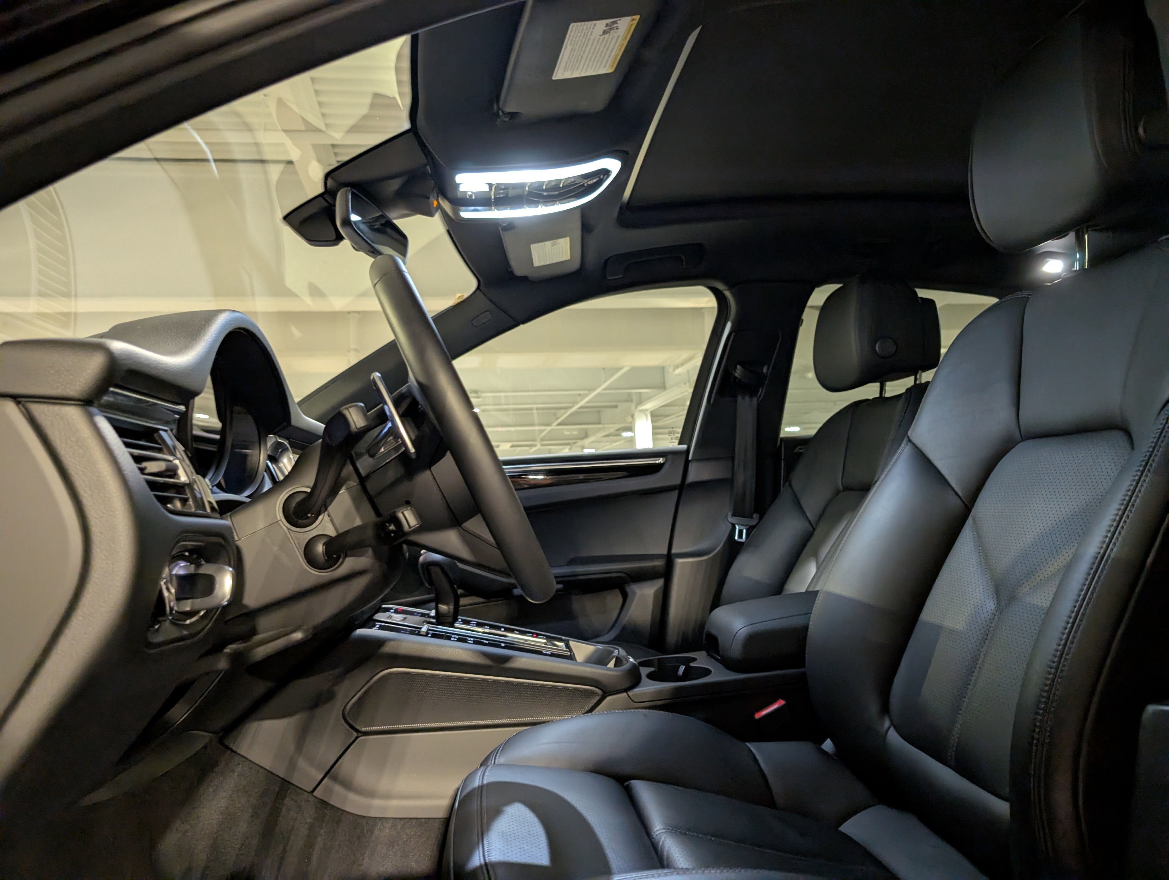 Used 2025 Porsche Macan image 5