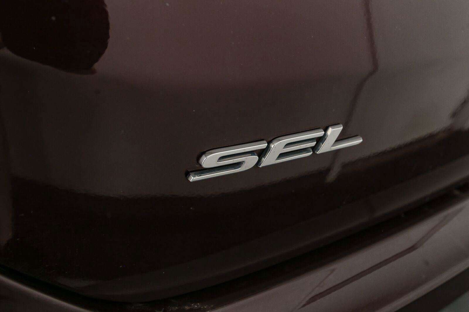 Used 2024 Ford Edge SEL AWD/4WD image 10