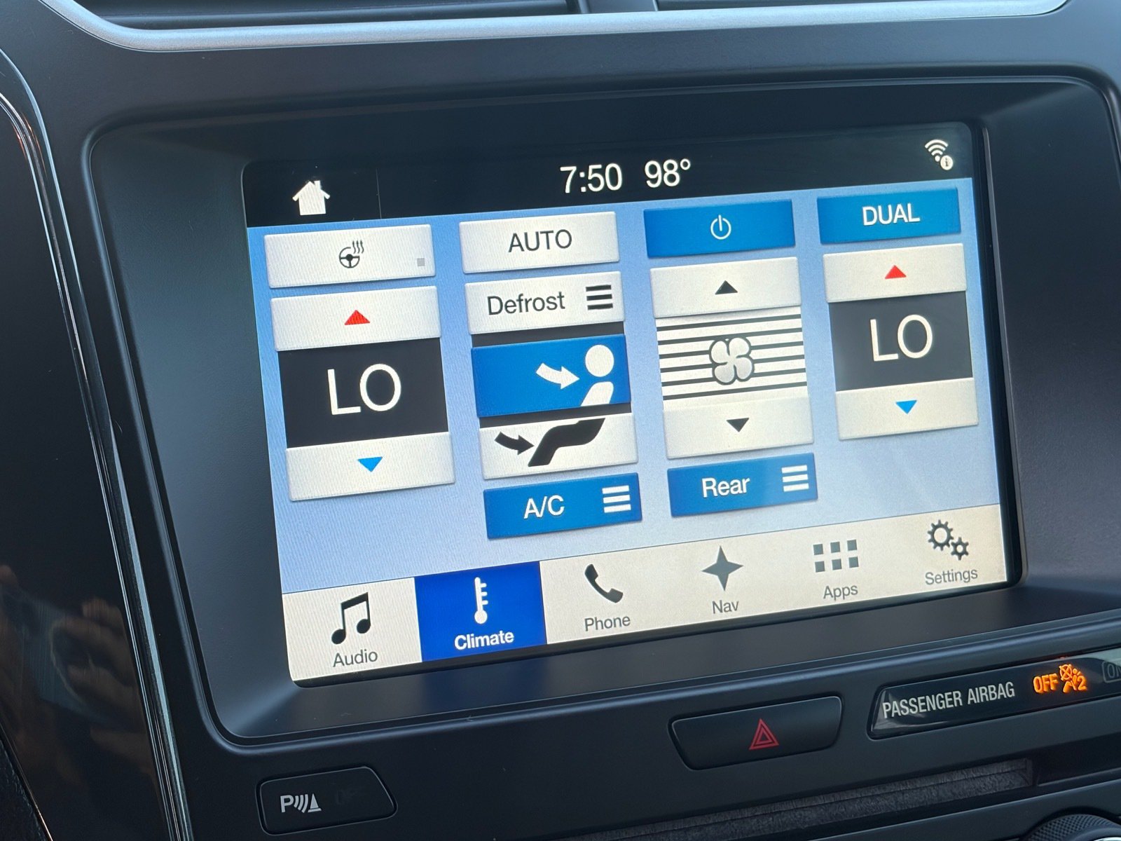 Used 2017 Ford Explorer XLT w/ Equipment Group 202A FWD image 21